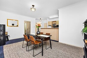 Oversized East Perth 2BR Pool Gym Parking