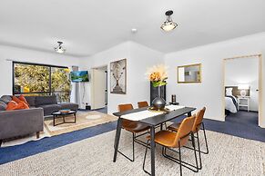 Oversized East Perth 2BR Pool Gym Parking