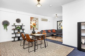 Oversized East Perth 2BR Pool Gym Parking