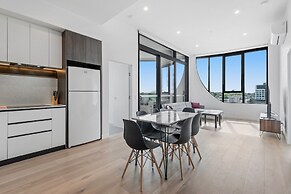Generous 2-bed Apartment With Great Amenities