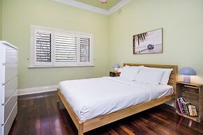 Incredible 3-bed Renovated Home With Huge Garden