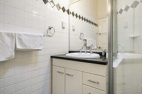 Incredible 3-bed Renovated Home With Huge Garden