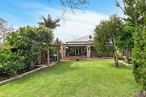 Incredible 3-bed Renovated Home With Huge Garden