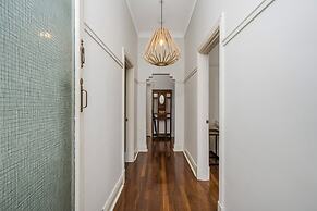 Incredible 3-bed Renovated Home With Huge Garden
