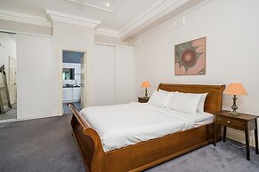 Incredible 3-bed Renovated Home With Huge Garden