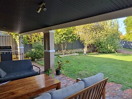 Incredible 3-bed Renovated Home With Huge Garden