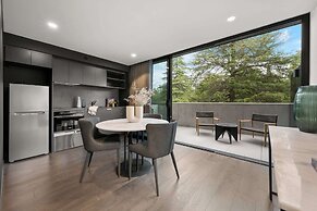 Immaculate Braddon Studio With Accessible Bathroom