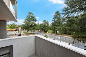 Immaculate Braddon Studio With Accessible Bathroom