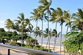 Beachfront 3-bed With Pool & Stunning Ocean Views