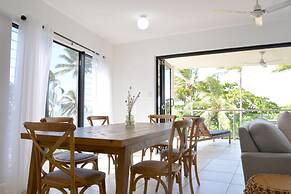 Beachfront 3-bed With Pool & Stunning Ocean Views
