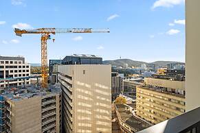 Stylish 2-bed Apartment in Canberra CBD