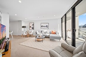 Stylish 2-bed Apartment in Canberra CBD
