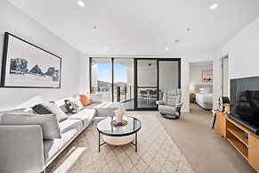 Stylish 2-bed Apartment in Canberra CBD