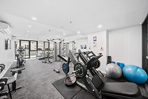 Stylish 2-bed Apartment in Canberra CBD