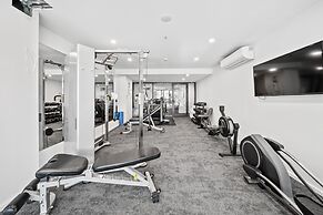 Stylish 2-bed Apartment in Canberra CBD