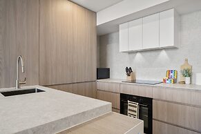 Modern 1-bed Apartment With Views in Fremantle
