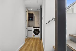 Bright & Modern 3-bed Townhouse in Rosebery