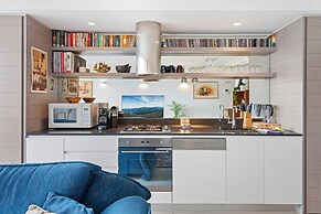 Eclectic 1-bed Apartment With Pool and Gym