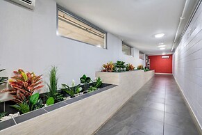 Stylish 1-bed Darwin City Stay With Balcony Views