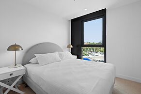 Executive 2-bed Apartment With Views, Gym and Spa