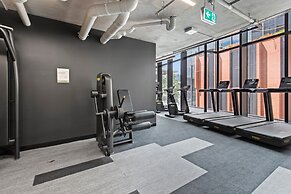 Executive 2-bed Apartment With Views, Gym and Spa