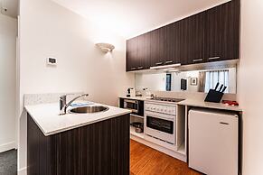 Chic 1-bed in East Melbourne With Gym & Pool