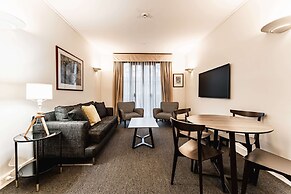Chic 1-bed in East Melbourne With Gym & Pool