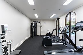 Chic 1-bed in East Melbourne With Gym & Pool