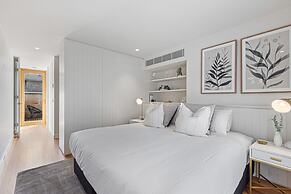 Stylish 2-bed Victorian Terrace in Carlton