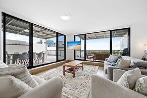 Beachside 3-bed With Bbq, Pool, Gym