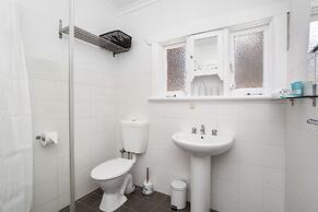 Chic Semi-detached 2-bed Home With Outdoor Dining