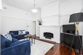 Chic Semi-detached 2-bed Home With Outdoor Dining