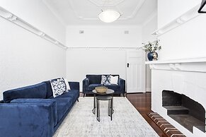 Chic Semi-detached 2-bed Home With Outdoor Dining