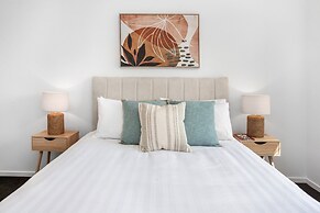 Comfortable 3-bed Retreat Close Parks