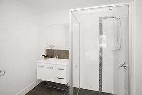 Comfortable 3-bed Retreat Close Parks