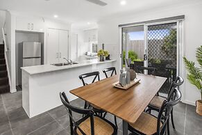 Comfortable 3-bed Retreat Close Parks