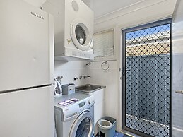 Spacious 4-bed Home 2-min to the Beach