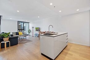 Sleek 1-bed Canberra Flat With Gym & Sauna Access
