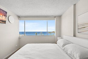 Wake Up to the Ocean: 1-bed With Pool & Views