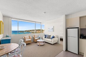 Wake Up to the Ocean: 1-bed With Pool & Views