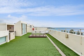 Wake Up to the Ocean: 1-bed With Pool & Views