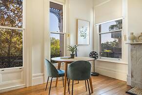 Modern 1-bed Studio Near Tramsheds