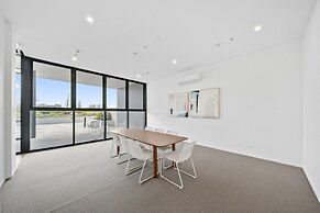 2-bed Haven: Impeccable Interiors & Chic Amenities