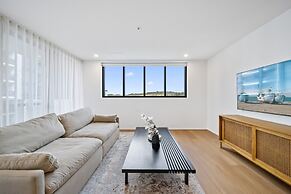 2-bed Haven: Impeccable Interiors & Chic Amenities