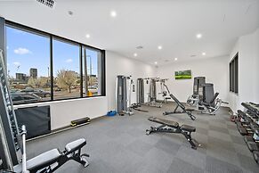 2-bed Haven: Impeccable Interiors & Chic Amenities