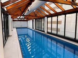 Stylish Arts Precinct Unit With Fabulous Views