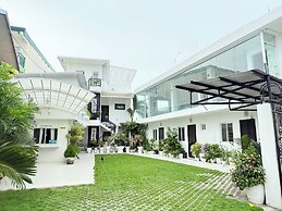 Chateau Du Soleil