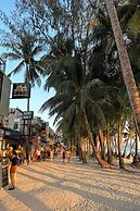 Lazy Daze Hometel Boracay