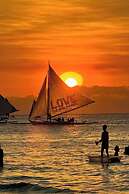 Lazy Daze Hometel Boracay