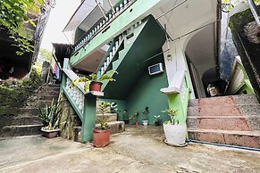 Lazy Daze Hometel Boracay